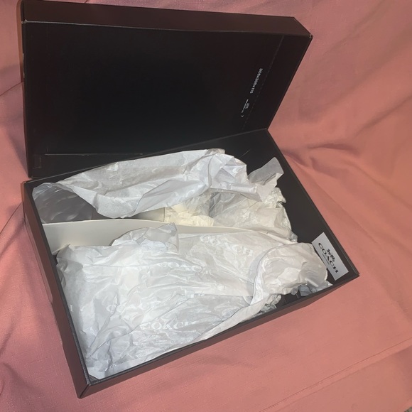 BNIB COACH CRYSTAL CLEAR ULYSSA slides Size 9 unisex shoes white slide one - Picture 6 of 6